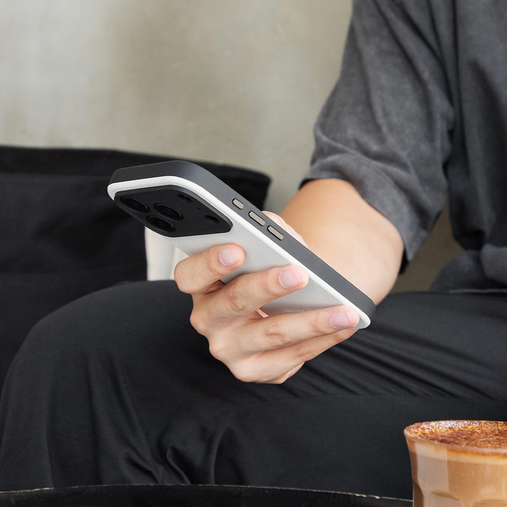 Apple iPhone 17 Pro Kılıf M-safe Şarj Özellikli Deri Dokulu Native Union 2025 Active Serisi Kapak