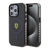Apple iPhone 15 Pro Max Kılıf Ferrari Orjinal Lisanslı M-safe Şarj Özellikli Tırtıklı Kenar Tasarımlı Ortalanmış Logo Kapak