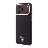 Apple iPhone 18 Pro Max Kılıf Guess Orjinal Lisanslı M-safe Şarj Özellikli PU Metal Üçgen Logolu Karbon Fiber Kevlar Kapak