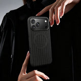 Apple iPhone 18 Pro Max Kılıf M-Safe Şarj Özellikli Çizgi Desenli Kumaş Dokulu Zore Paris Lorin Kapak
