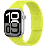 Apple Watch 44mm Zore KRD-136 Kabartma Desenli Silikon Kordon