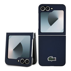 Galaxy Z Flip 6 Kılıf Lacoste Orjinal Lisanslı M-safe Şarj Özellikli Pike Desenli Arka Yüzey İkonik Timsah Dokuma Logolu Kapak